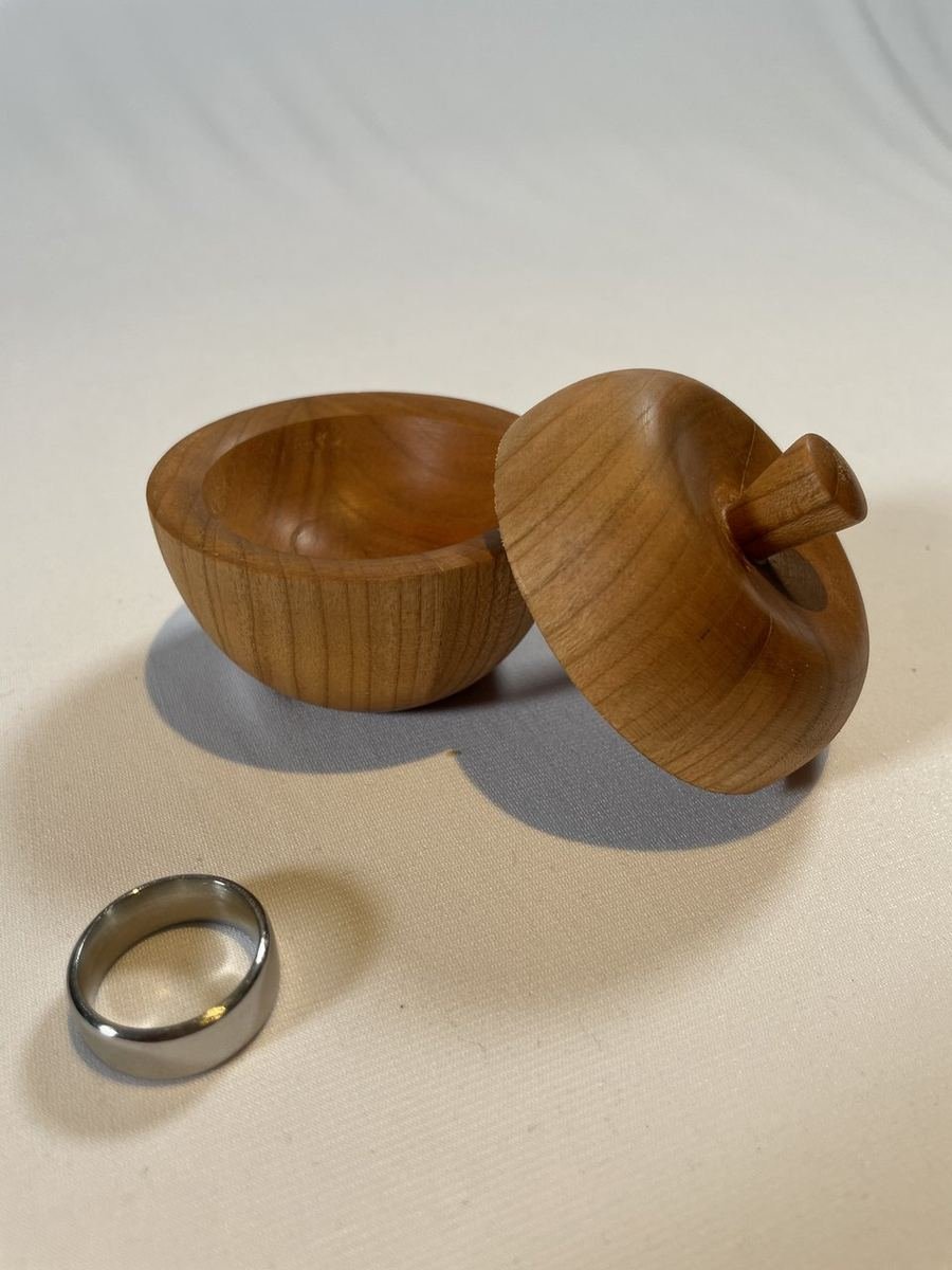 Boîte à bijoux en bois tournée, photo 1