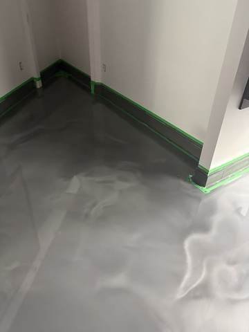 Époxy métallique gris, en cours