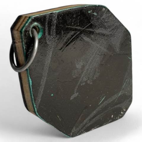 Ouvre-bouteille en bois de skateboard recyclé hexagonal avec aimant (2" x 3" x 0,5"), photo 10