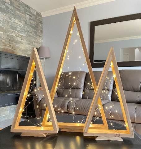 Sapin décoratif lumineux en bois de cèdre